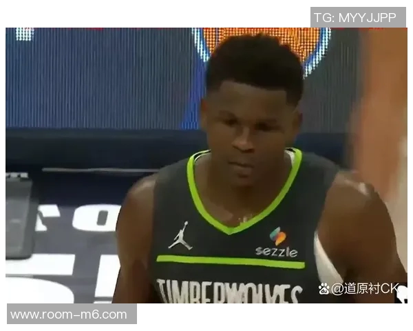 爱德华兹表现出色19投9中砍下31分8篮板5助攻三分球命中率高达50